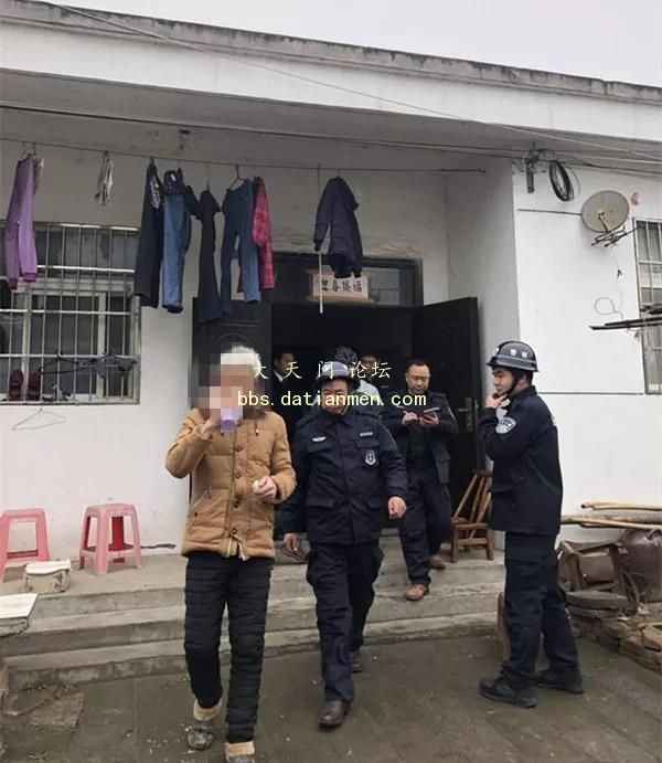 一举抓获13人天门法院抓老赖现场曝光